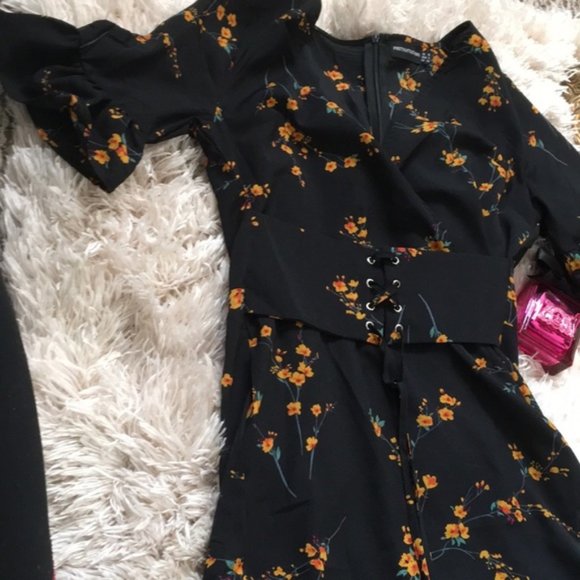 PrettyLittleThing Sz 6 Black Floral Corset Swing Dress - Picture 5 of 16